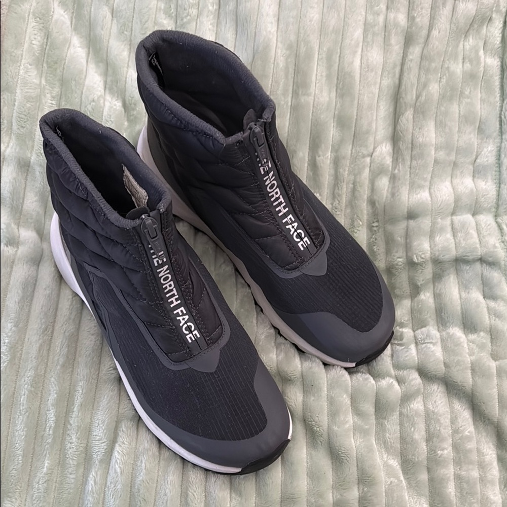The North Face Women’s Gray Insulated Boots